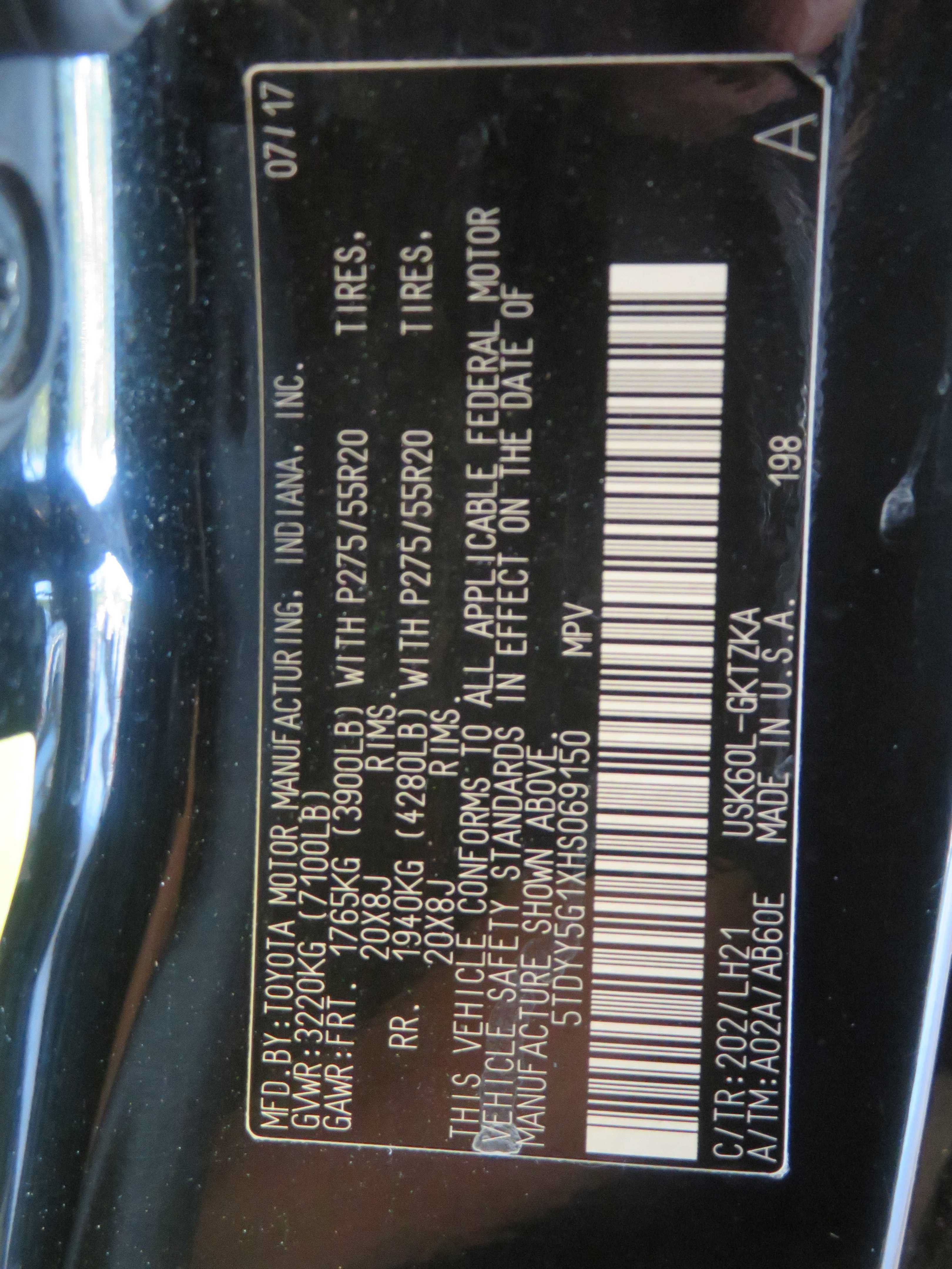 Used 2017 Toyota Sequoia Platinum RWD image 98