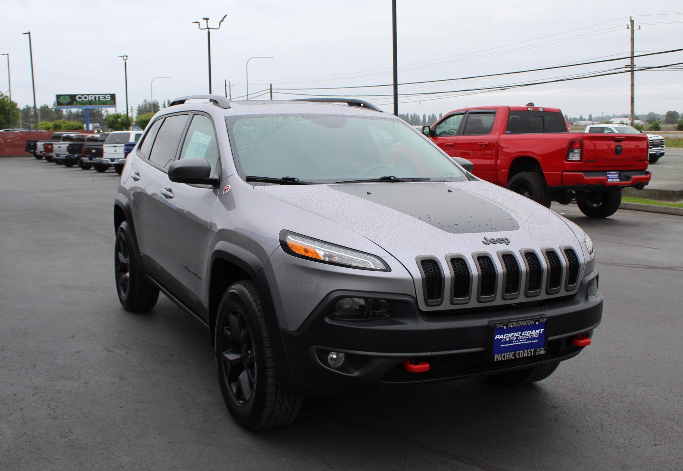 Used 2018 Jeep Cherokee Trailhawk w/ Comfort/Convenience Group AWD/4WD image 8
