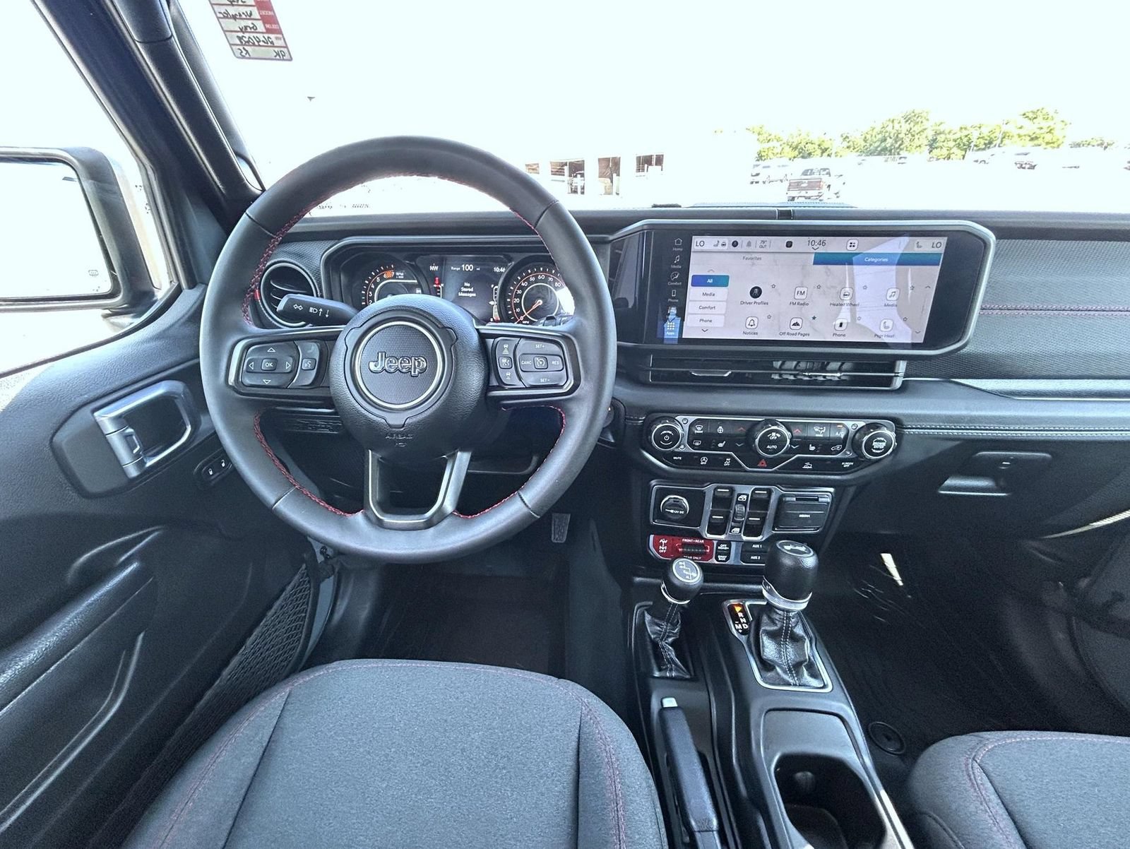 Used 2024 Jeep Wrangler Unlimited Rubicon w/ Convenience Group AWD/4WD image 14