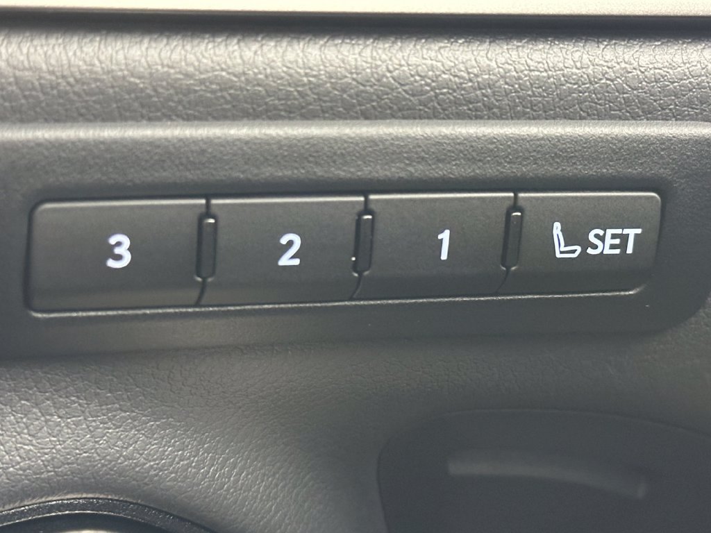 Used 2024 Lexus ES 350 w/ Premium Package FWD image 40