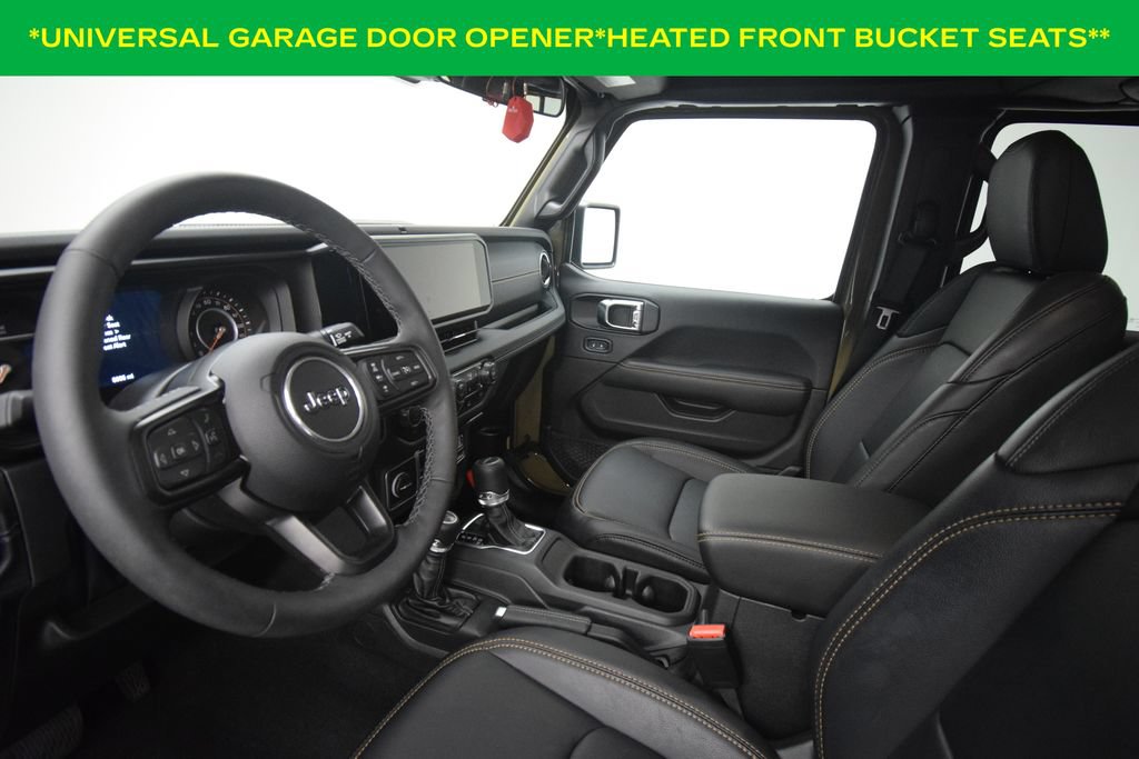 Used 2025 Jeep Gladiator Sport AWD/4WD image 11