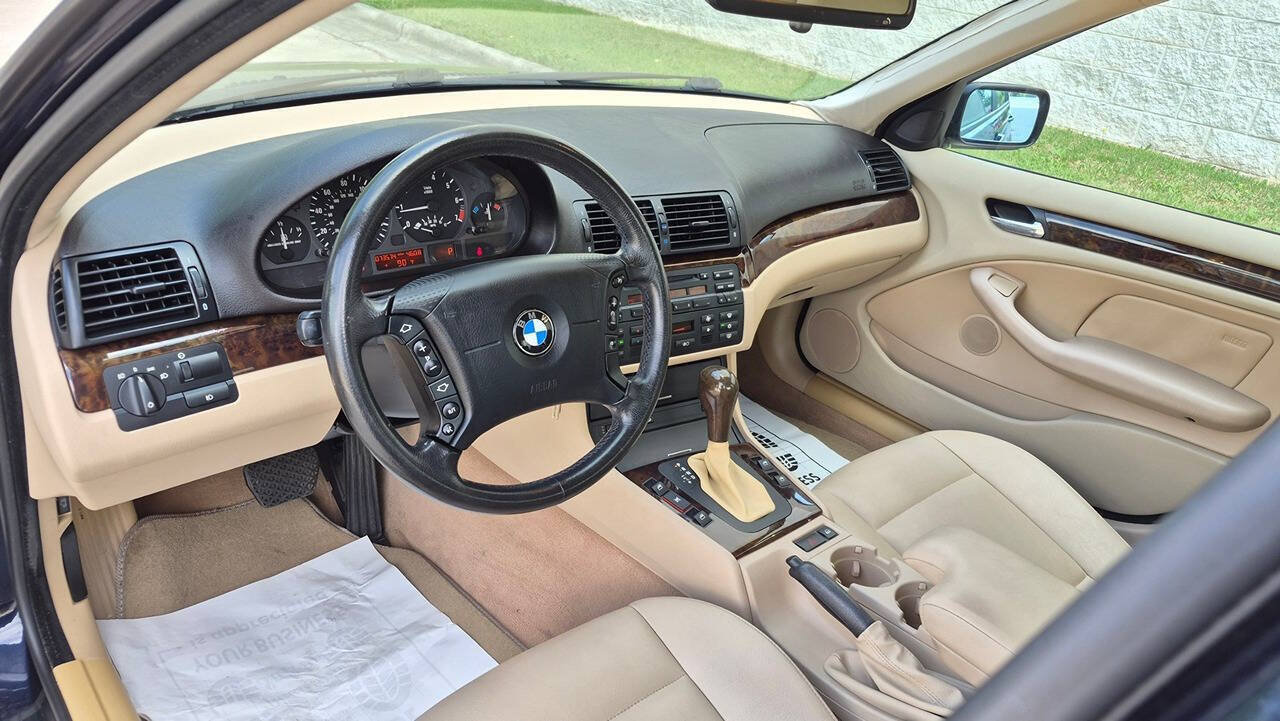 Used 2004 BMW 325xi Sedan AWD/4WD image 32