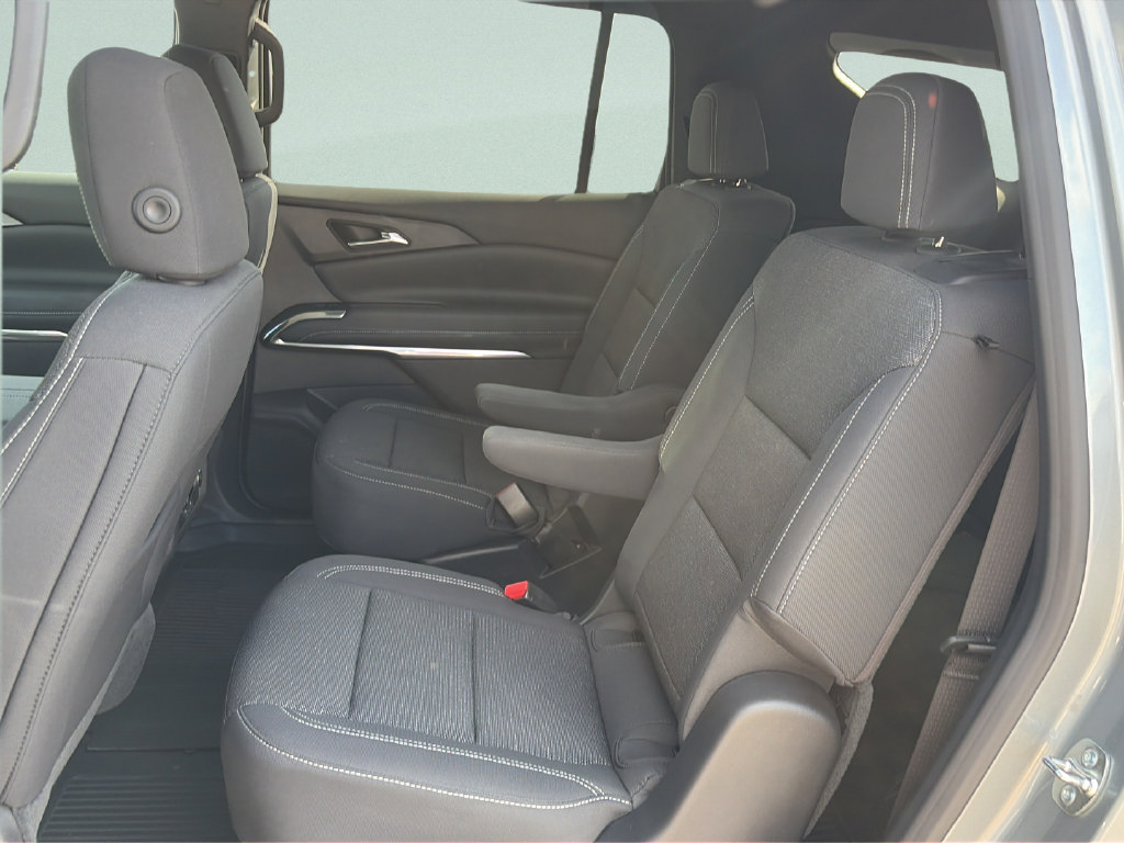 Used 2026 Chevrolet Traverse LT w/ Driver Confidence Package FWD image 10