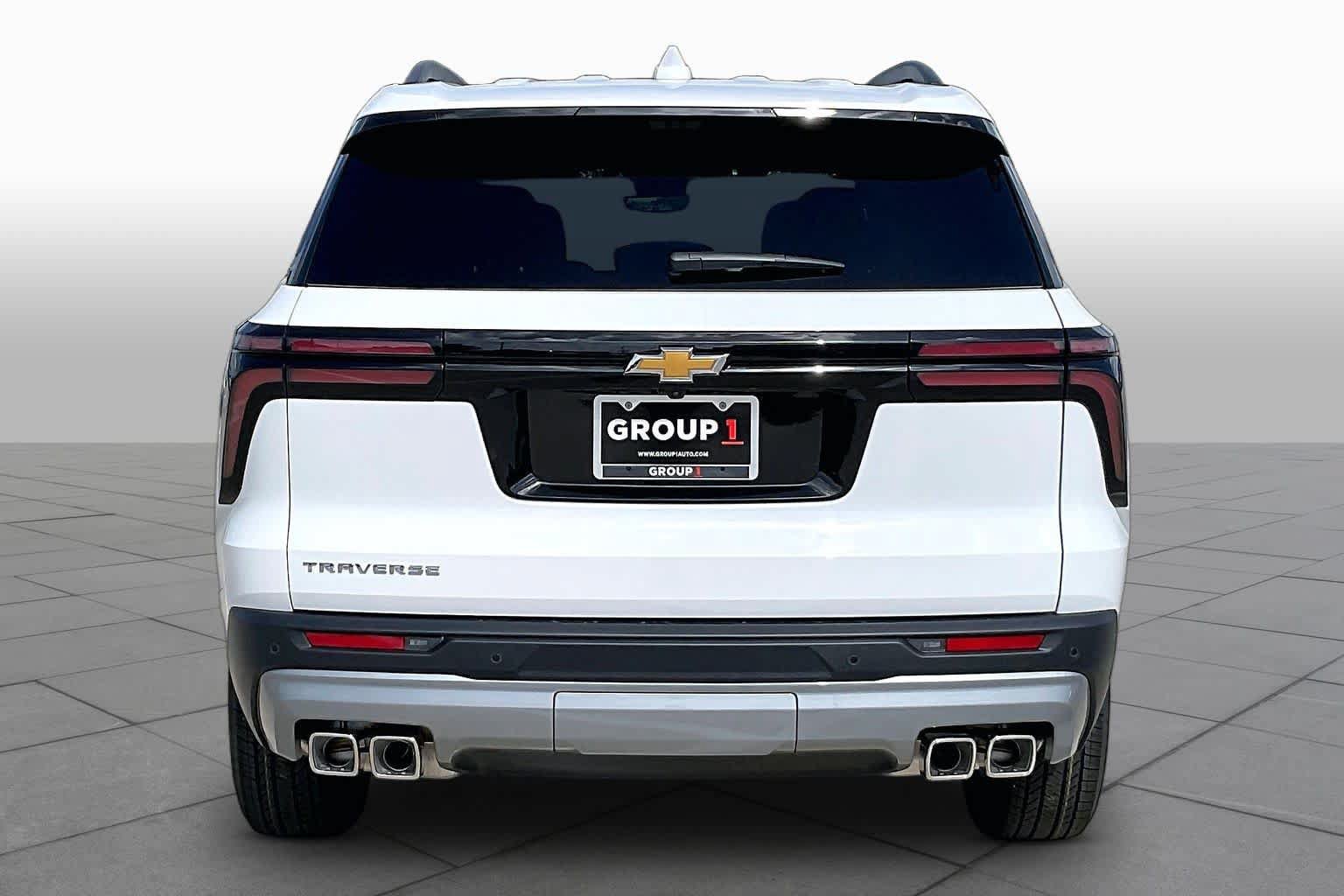 New 2027 Chevrolet Traverse LT w/ Driver Confidence Package FWD image 5