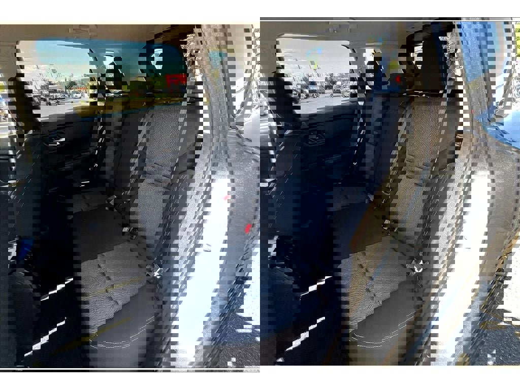 Used 2024 Nissan Rogue SV image 28