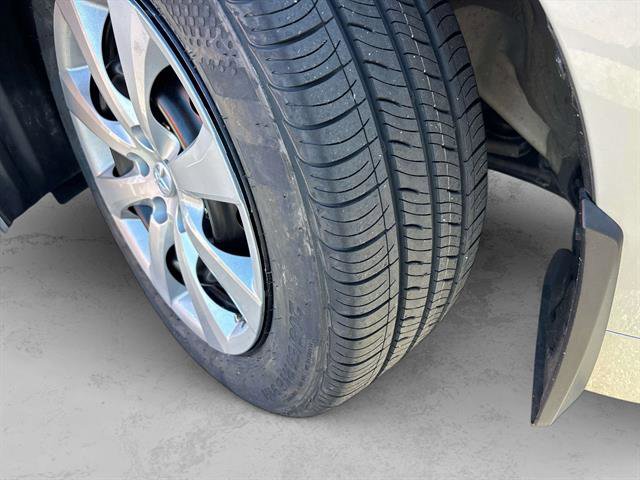 Used 2023 Toyota Corolla LE image 7