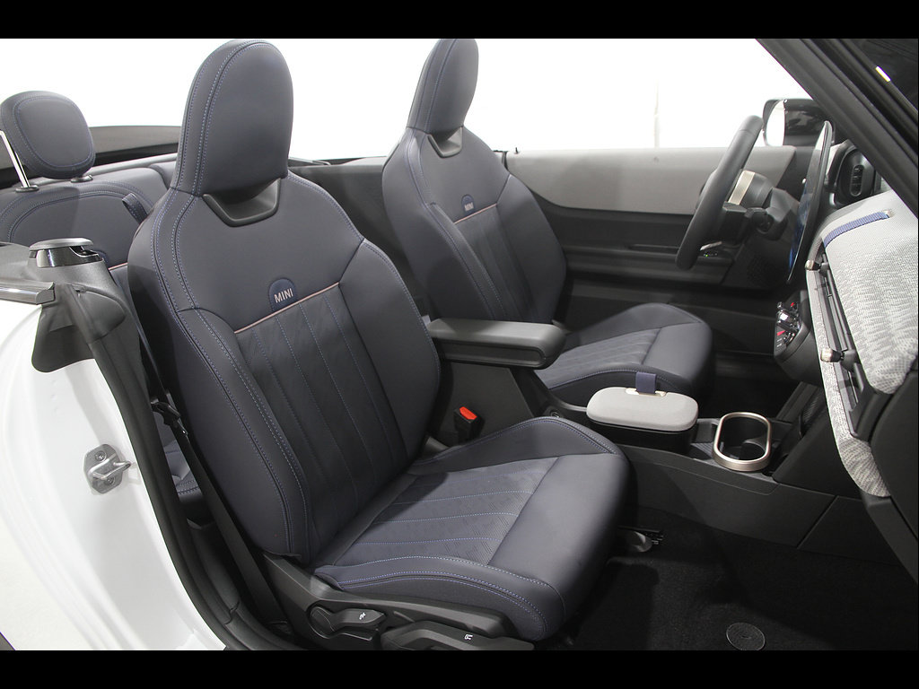 Used 2026 MINI Cooper S FWD image 19