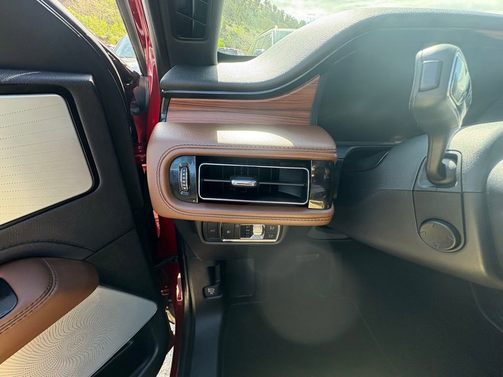 Used 2020 Lincoln Aviator Reserve w/ Equipment Group 201A AWD/4WD image 15