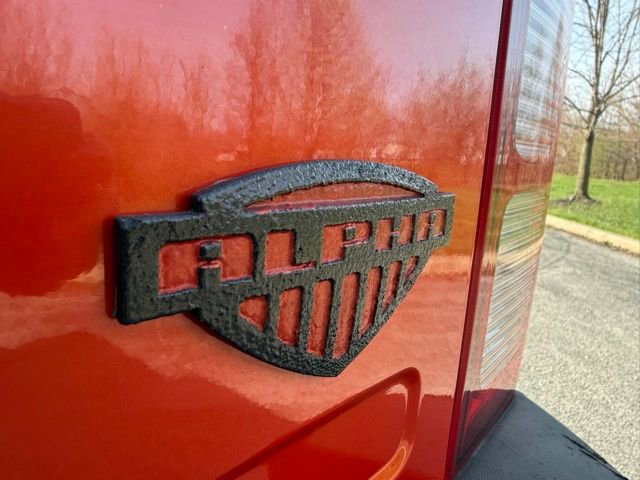 Used 2009 HUMMER H3T Alpha image 6