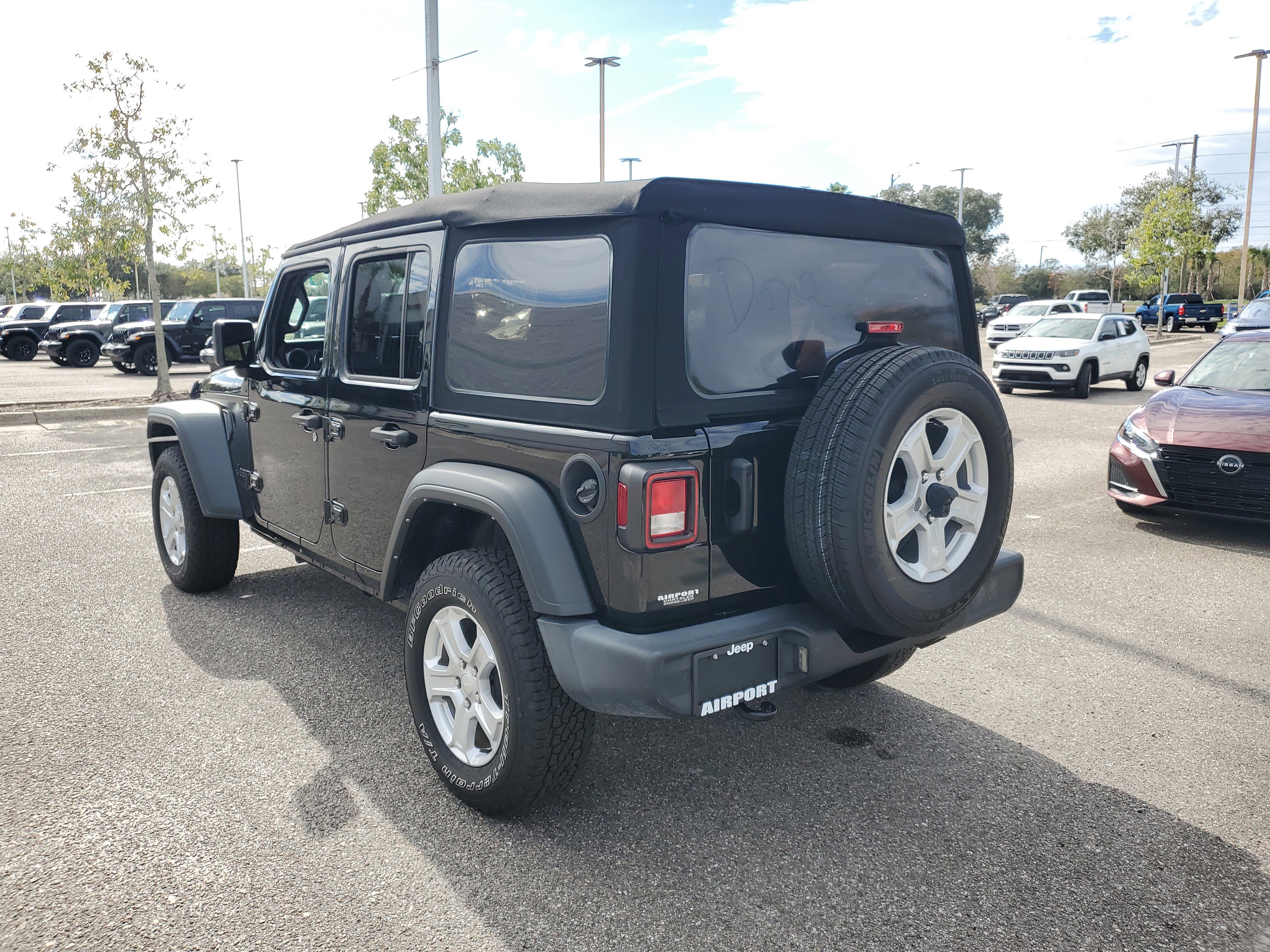 Used 2022 Jeep Wrangler Unlimited Sport image 3