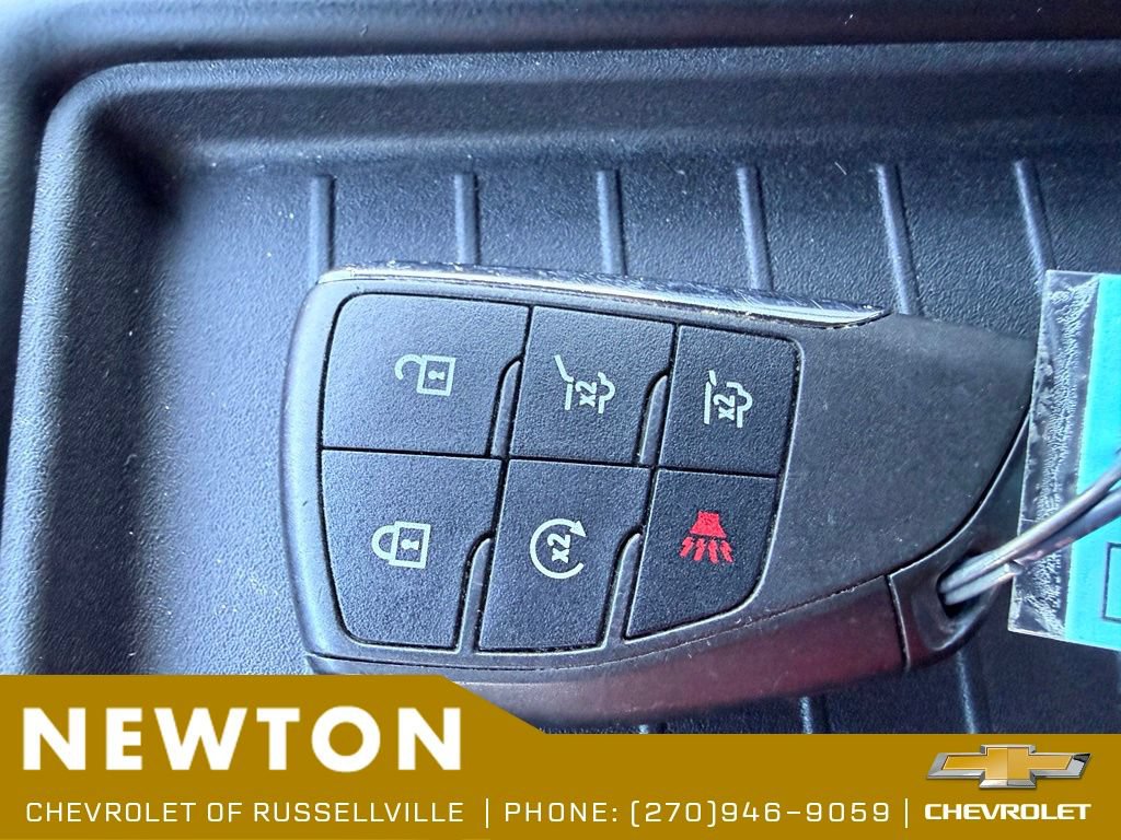 Used 2022 Chevrolet Suburban LT RWD image 29