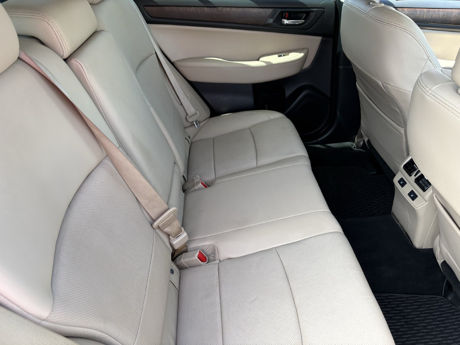 Used 2017 Subaru Outback 2.5i Limited AWD/4WD image 16