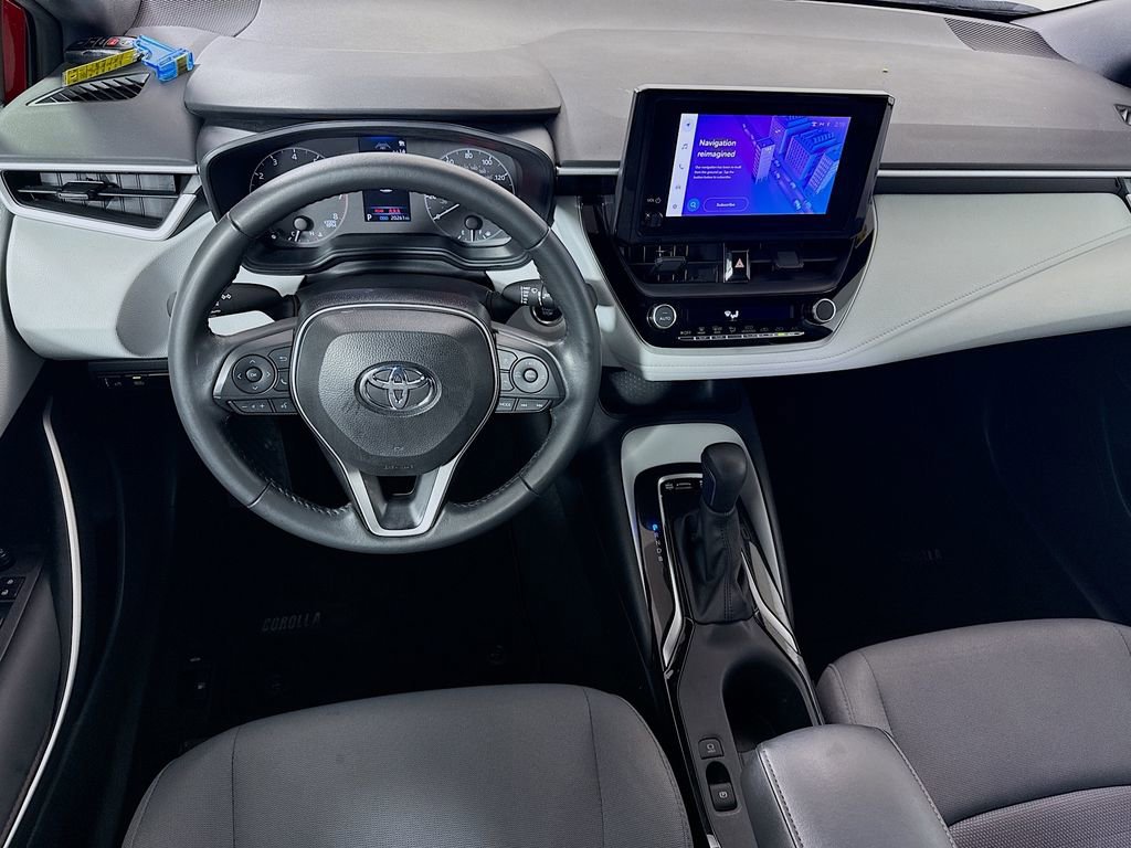 Used 2025 Toyota Corolla SE image 19