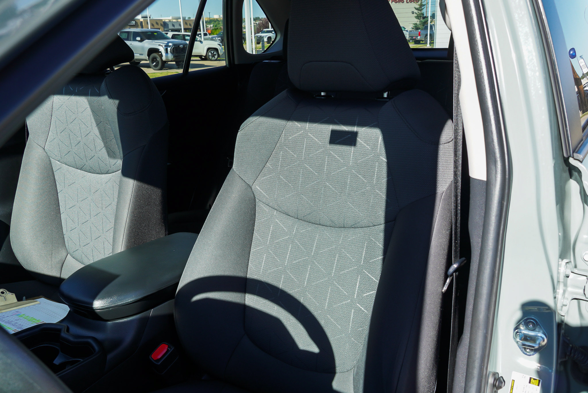 Certified 2021 Toyota RAV4 XLE w/ Convenience Package FWD image 17