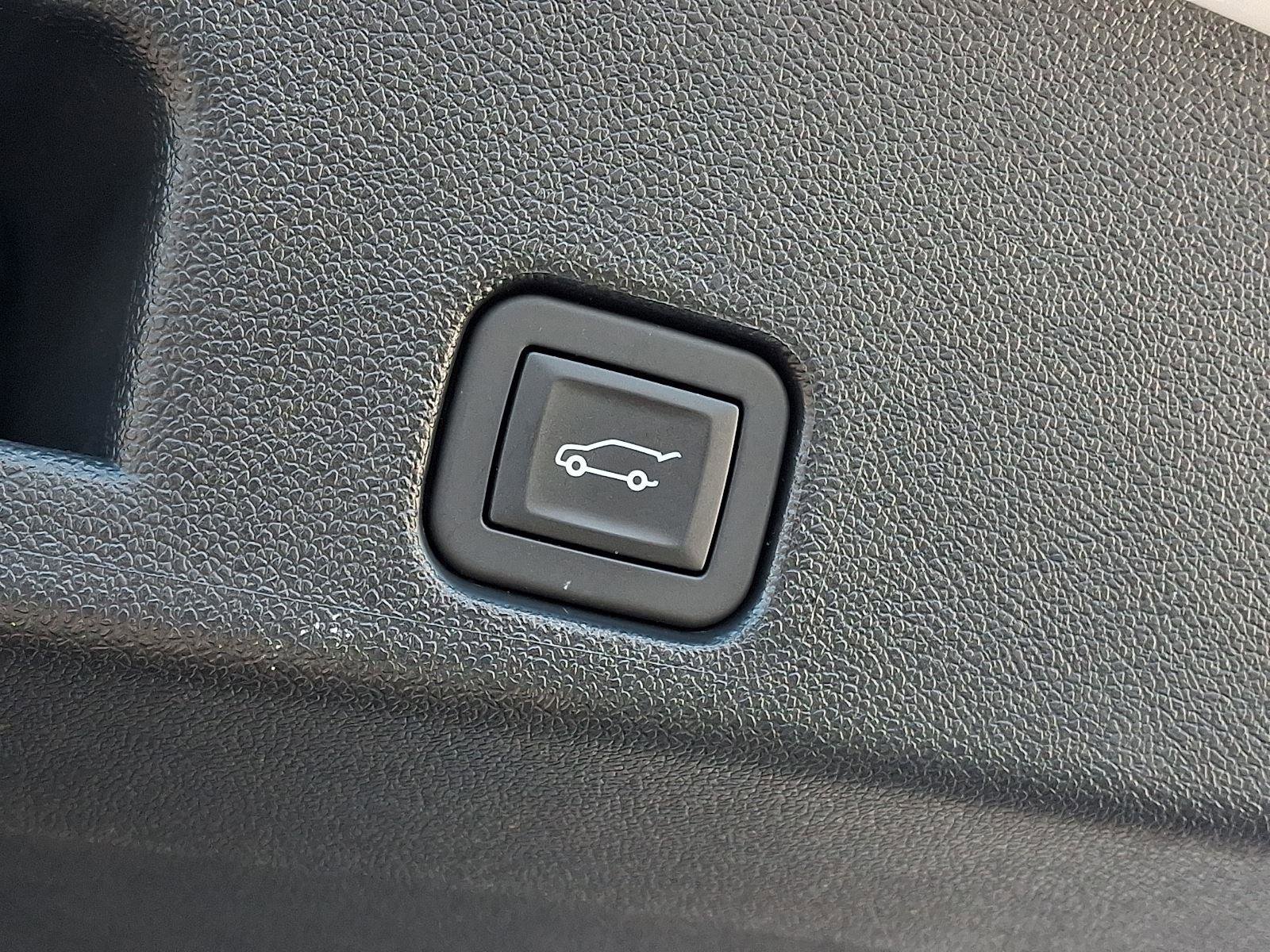 Used 2024 Chevrolet Traverse LT w/ LPO, Floor Liner Package image 29