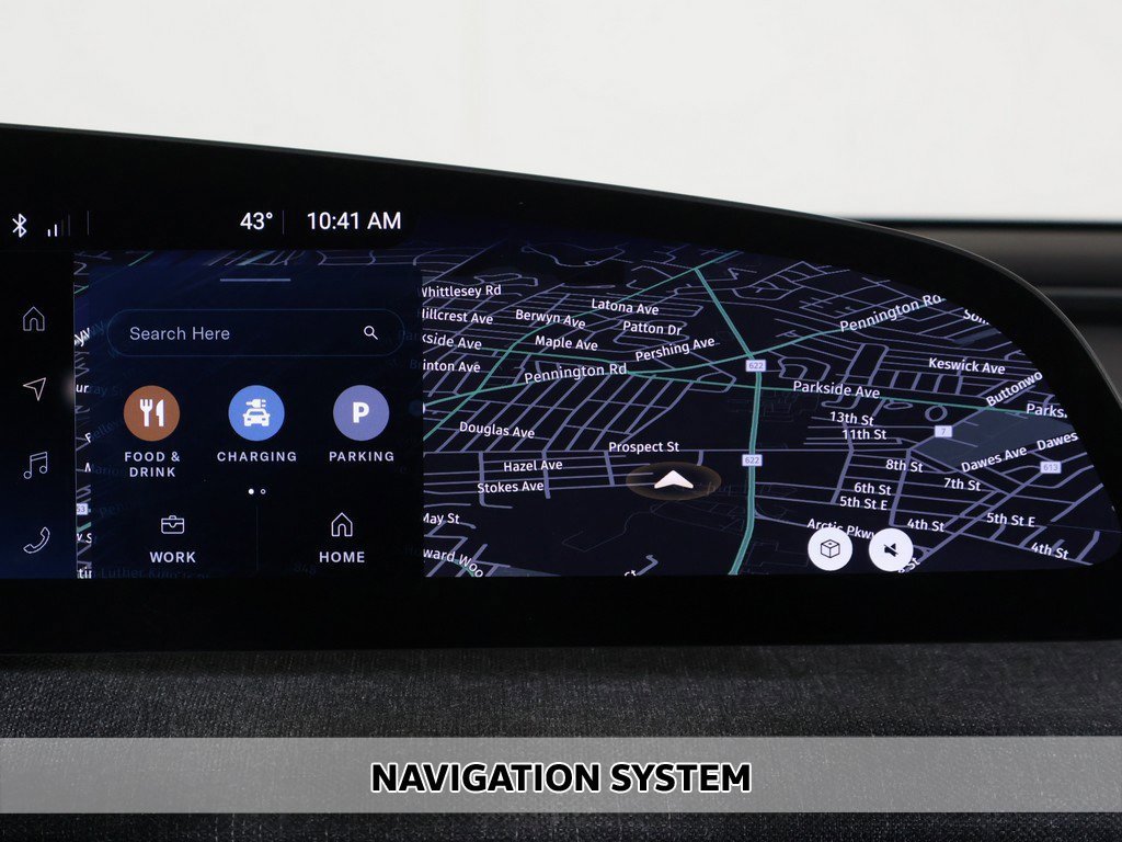 Used 2024 Lucid Air Touring image 3