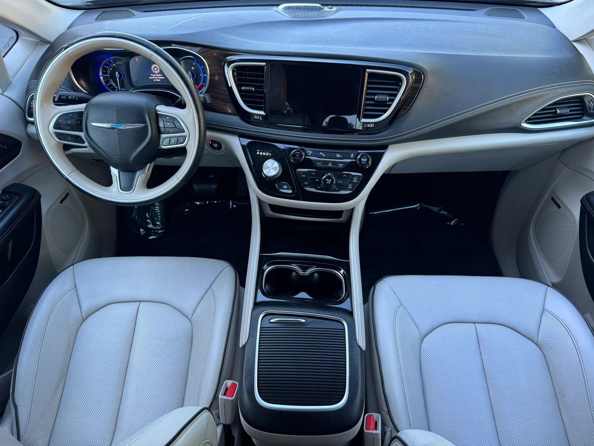 Used 2021 Chrysler Pacifica Limited w/ Premium & Safety Sphere Group FWD image 23