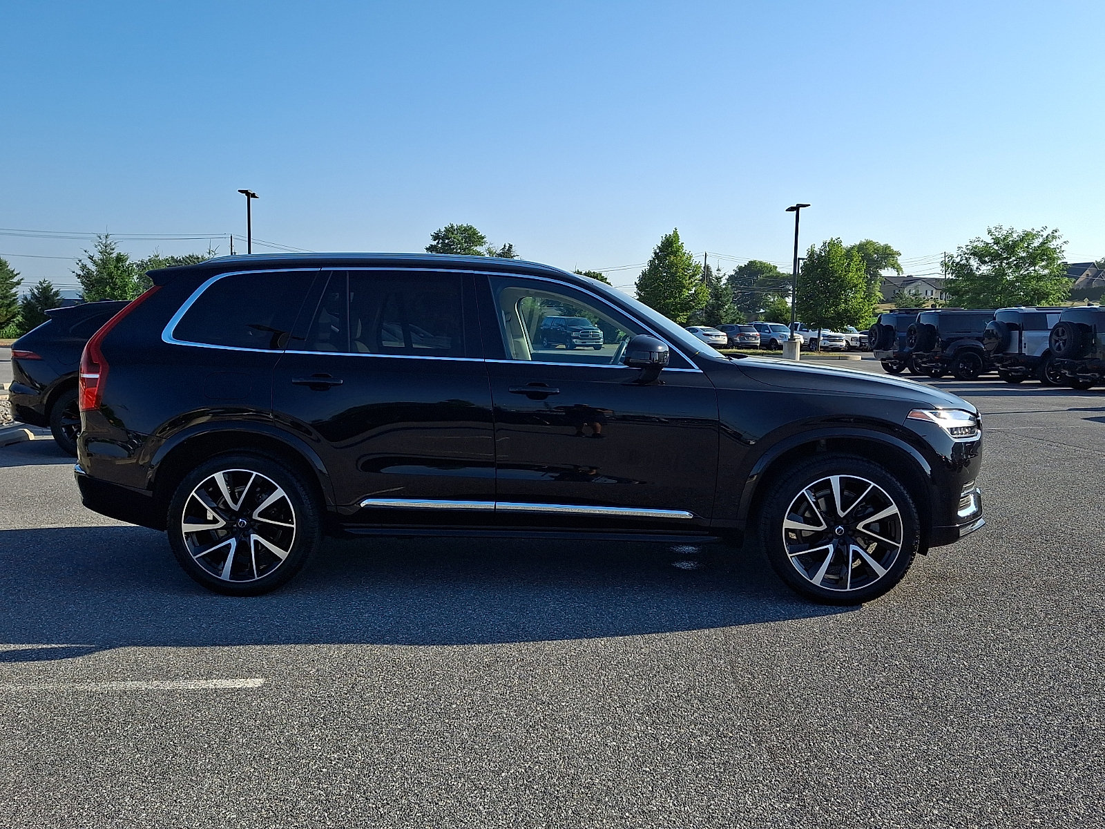 Used 2023 Volvo XC90 B6 Plus w/ Protection Package Premier AWD/4WD image 10