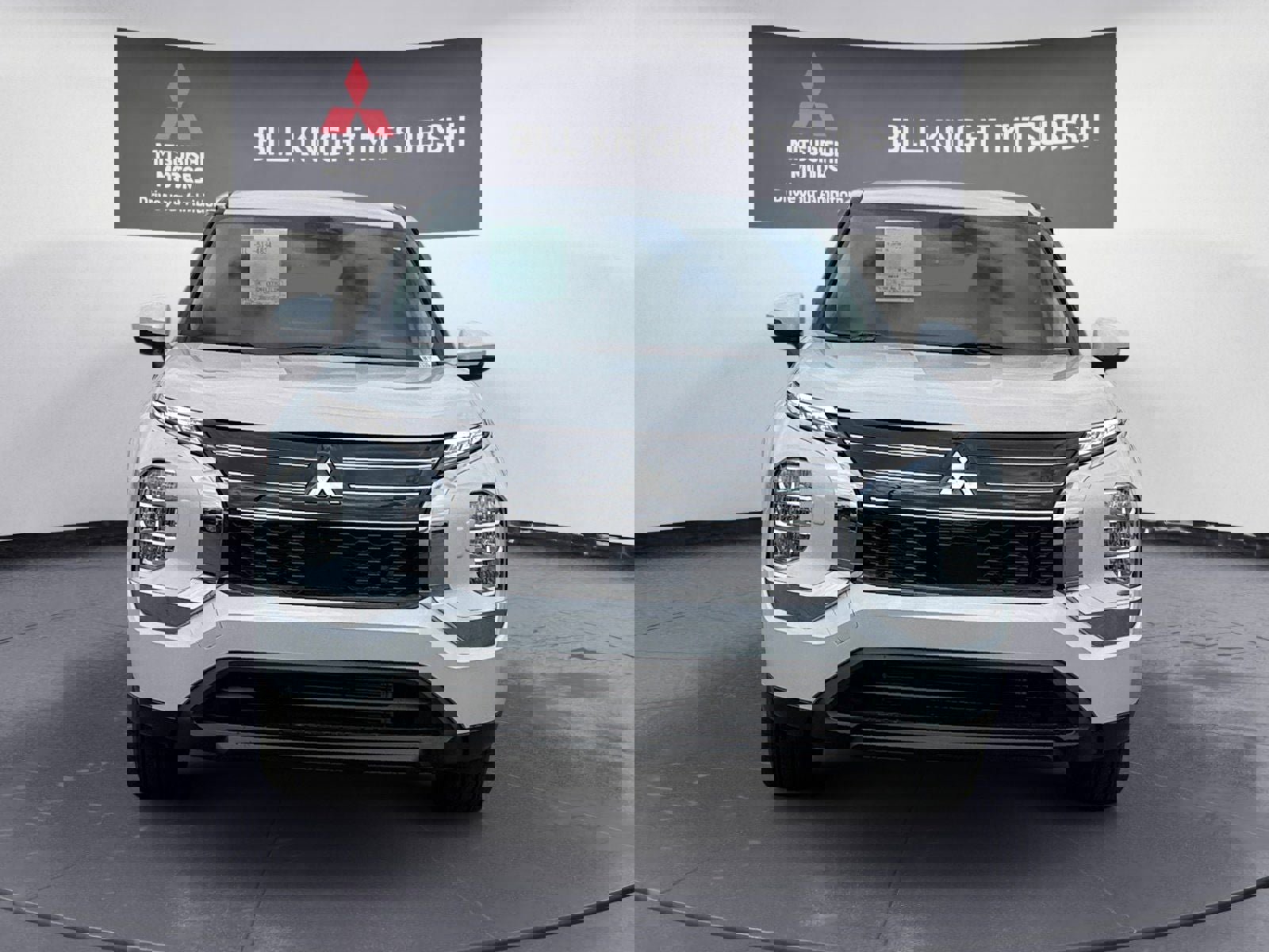 New 2025 Mitsubishi Outlander ES image 8