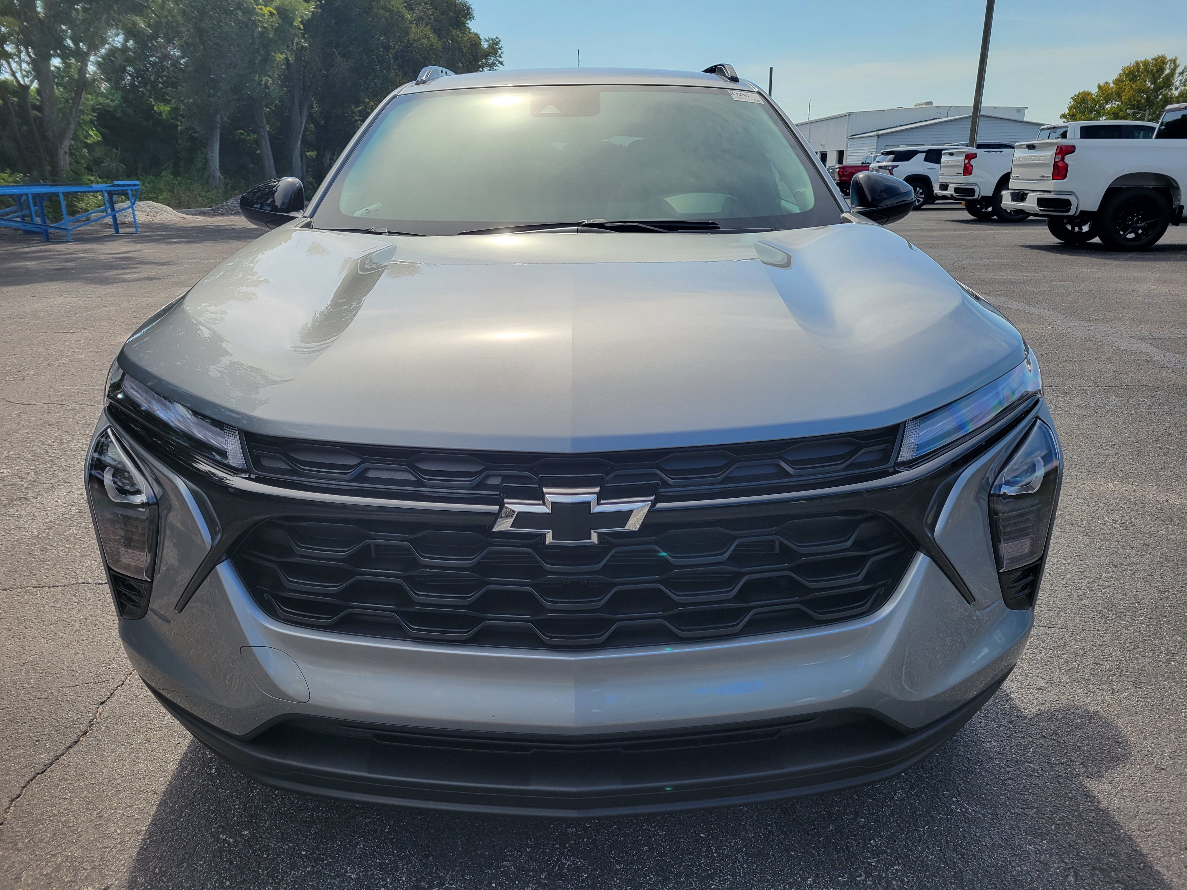 New 2026 Chevrolet Trax LT w/ Driver Confidence Package FWD image 2