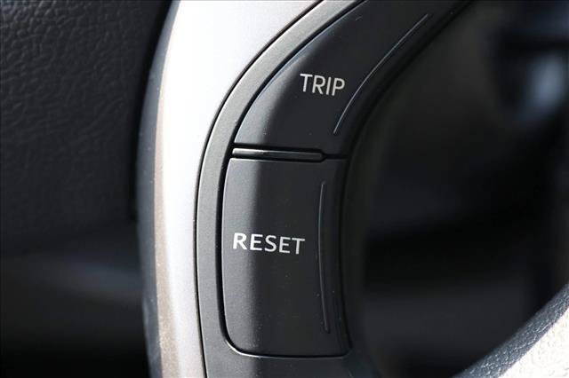 Used 2013 Hyundai Elantra GLS FWD image 16