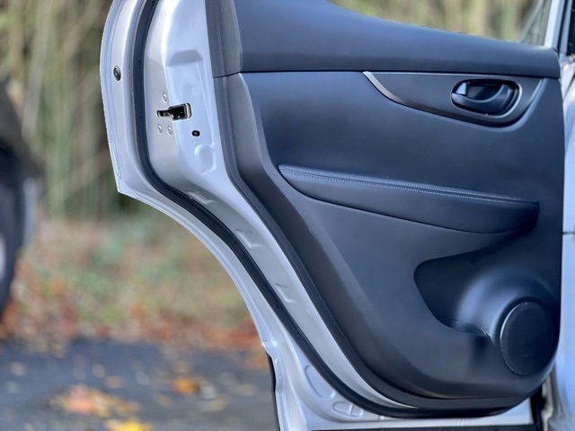 Used 2021 Nissan Rogue Sport S image 15