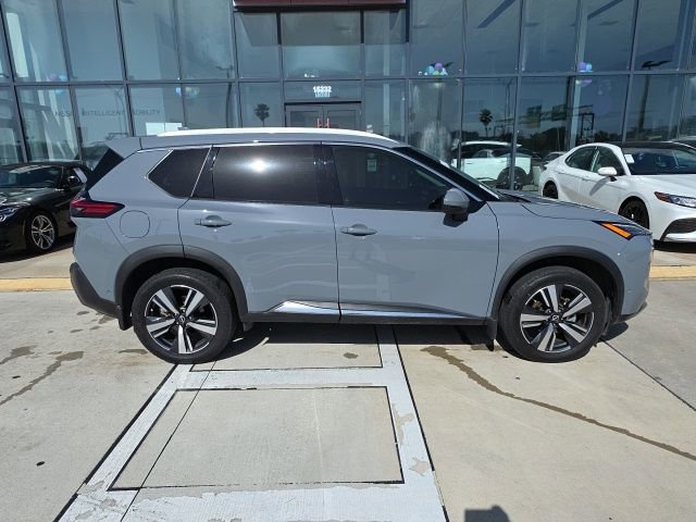 Used 2023 Nissan Rogue SL w/ SL Premium Package image 3