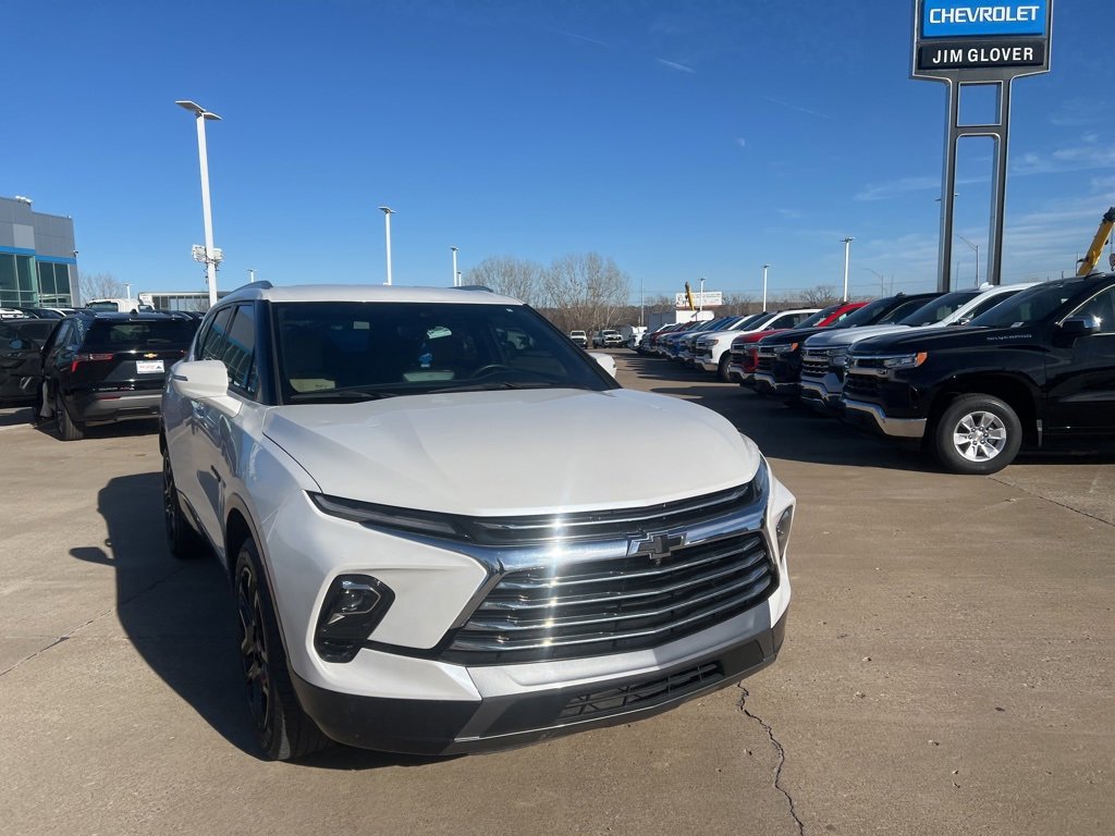 Used 2023 Chevrolet Blazer Premier w/ Driver Confidence II Package image 3