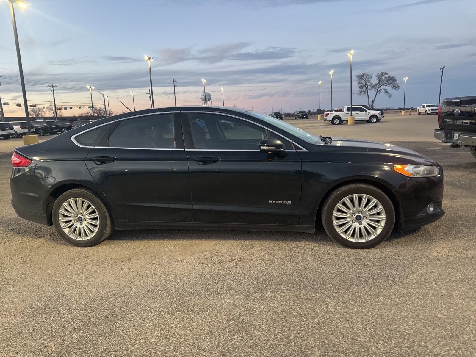Used 2014 Ford Fusion SE w/ Equipment Group 502A image 2