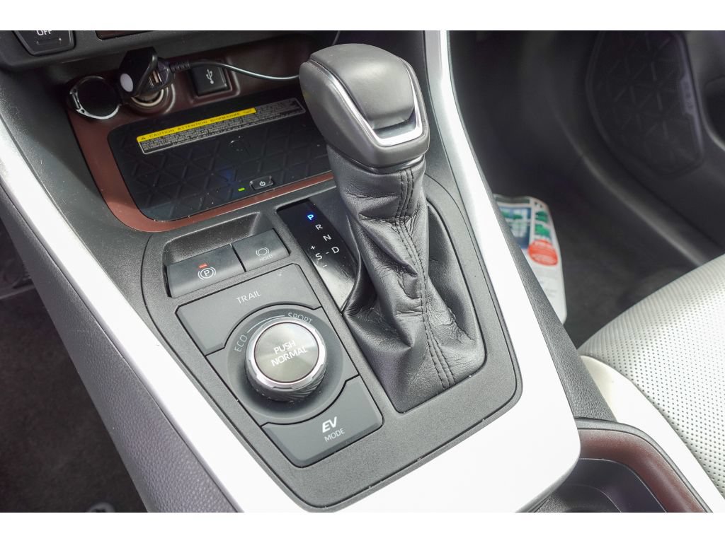 Certified 2021 Toyota RAV4 Limited AWD/4WD image 17