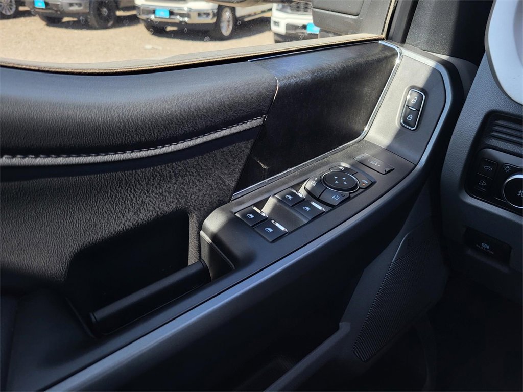 New 2025 Ford F250 XLT w/ Black Appearance Package image 16