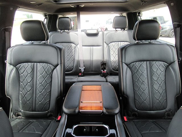Used 2024 Jeep Grand Wagoneer L Series III AWD/4WD image 16
