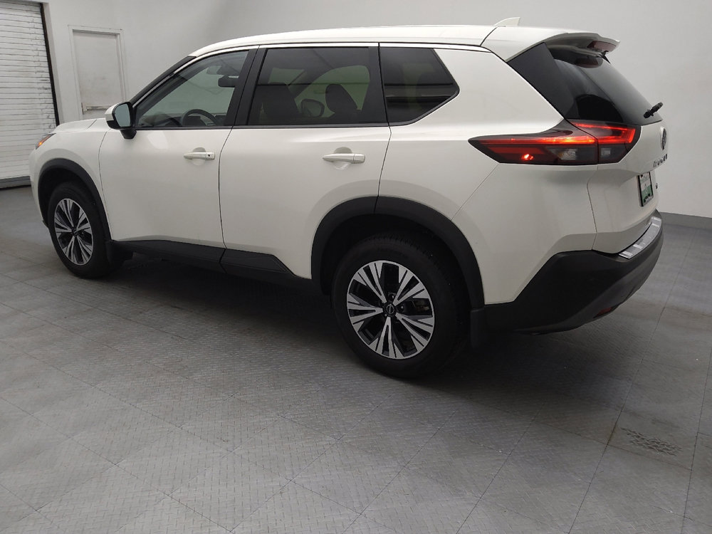 Used 2023 Nissan Rogue SV image 3