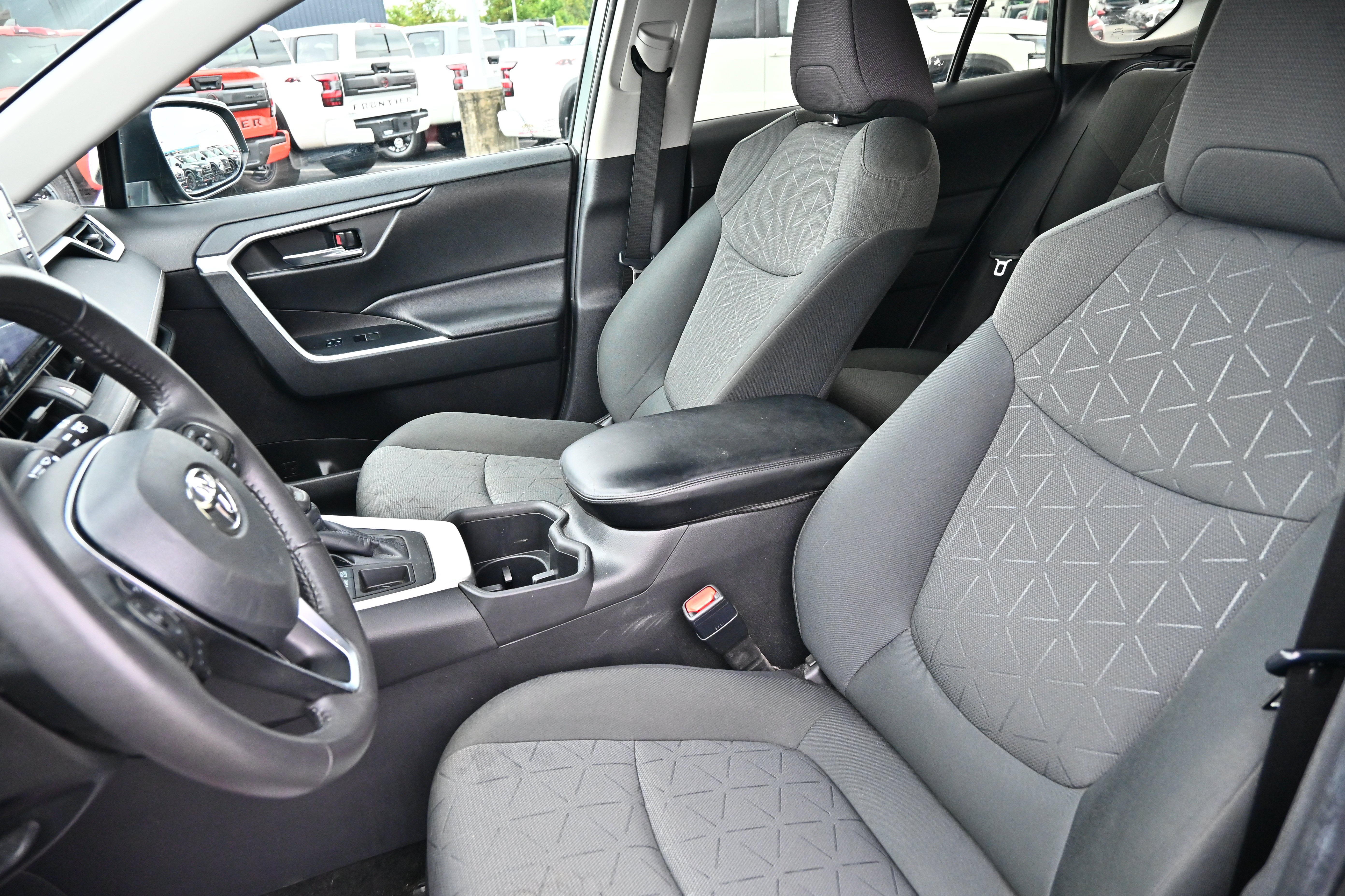 Used 2022 Toyota RAV4 XLE w/ Convenience Package AWD/4WD image 23
