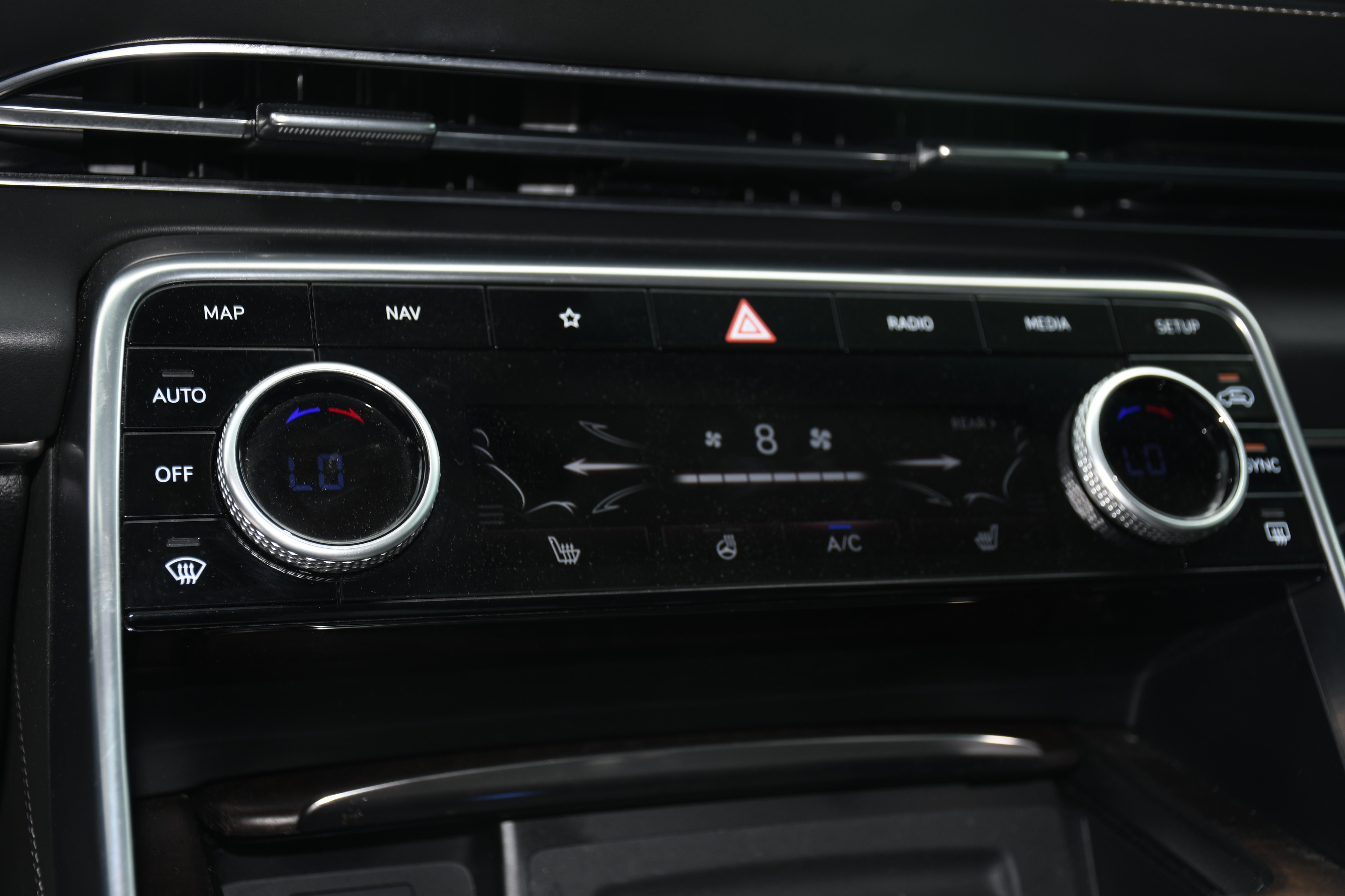 Used 2024 Genesis GV80 2.5T AWD/4WD image 15