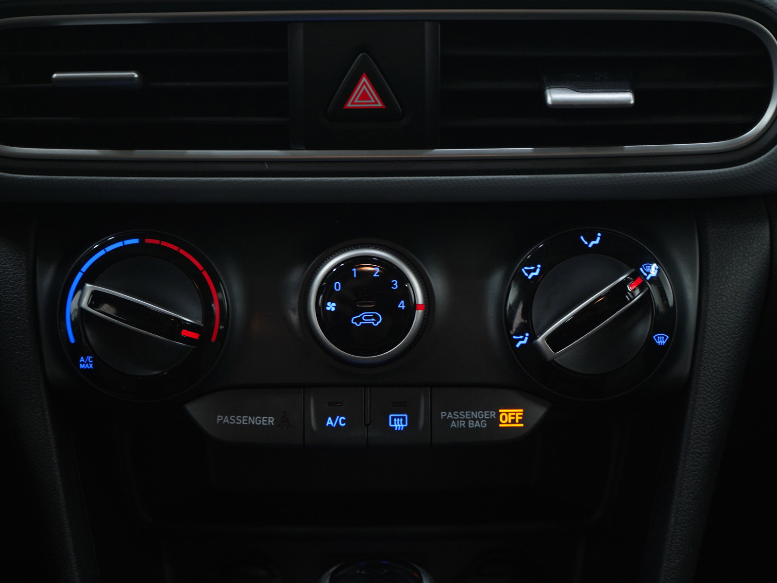 Used 2018 Hyundai Kona SE image 17