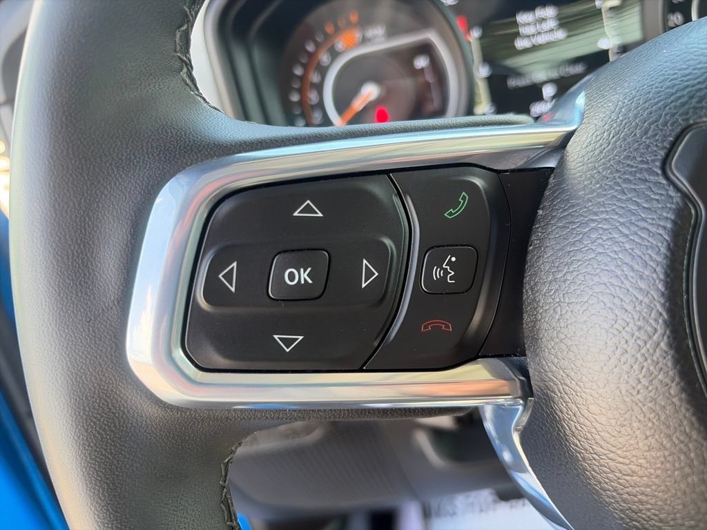 Used 2025 Jeep Wrangler Unlimited Sahara AWD/4WD image 30
