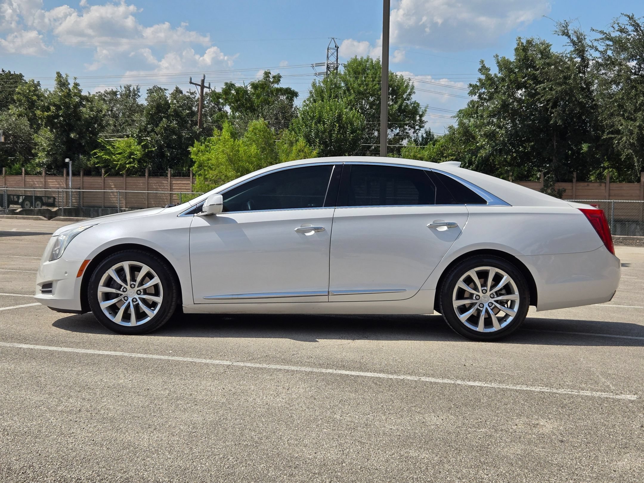 Used 2016 Cadillac XTS Luxury w/ Driver Awareness Package FWD image 6
