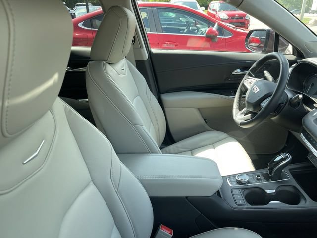 Used 2023 Cadillac XT4 Premium Luxury w/ Technology Package AWD/4WD image 10