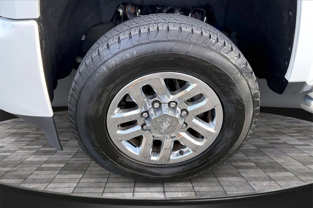 Used 2019 Chevrolet Silverado 3500 High Country w/ Duramax Plus Package image 9