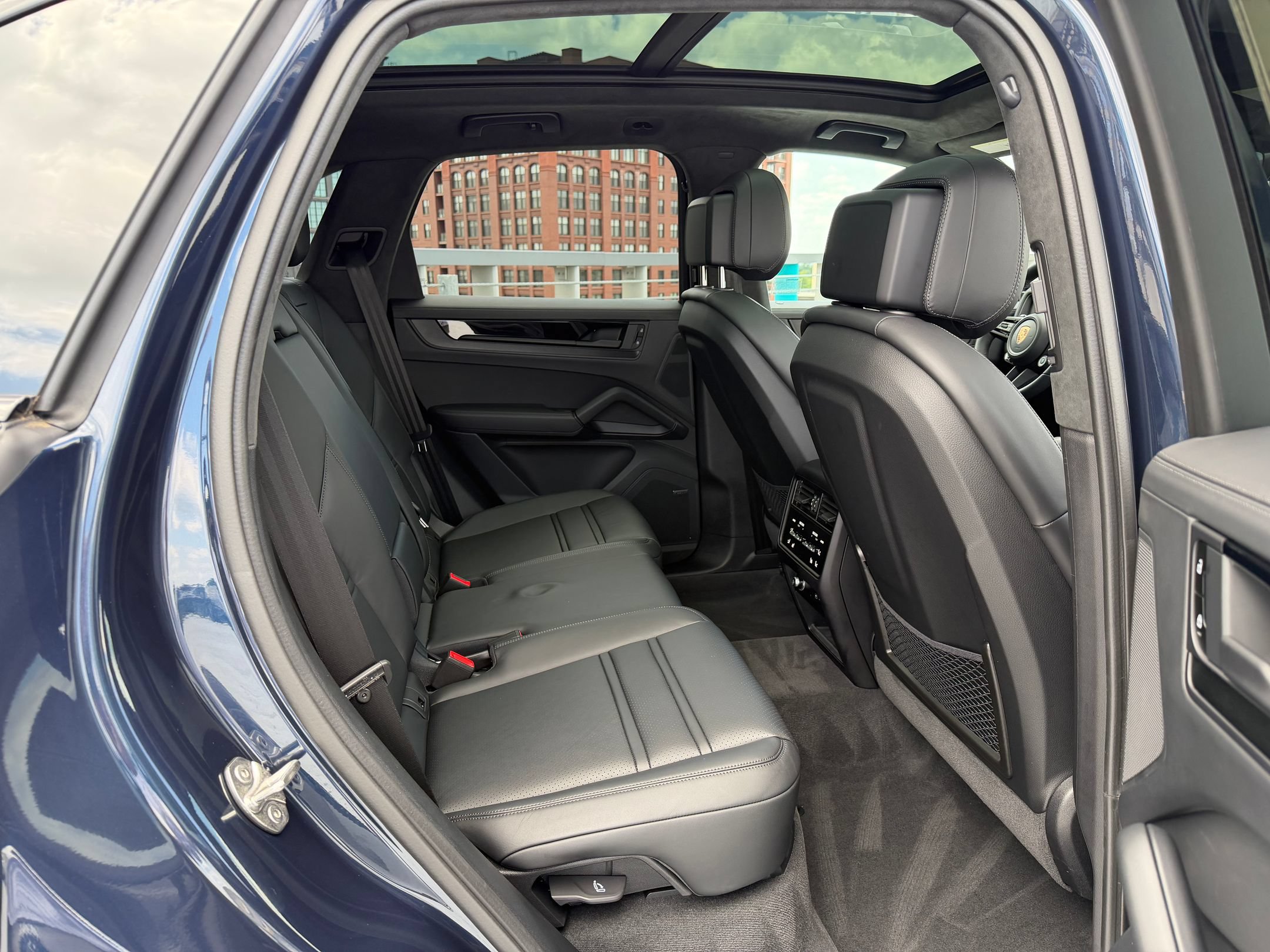 Certified 2026 Porsche Cayenne GTS AWD/4WD image 27