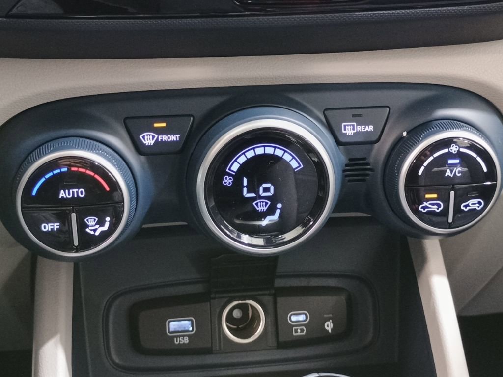 New 2026 Hyundai Venue SEL image 23