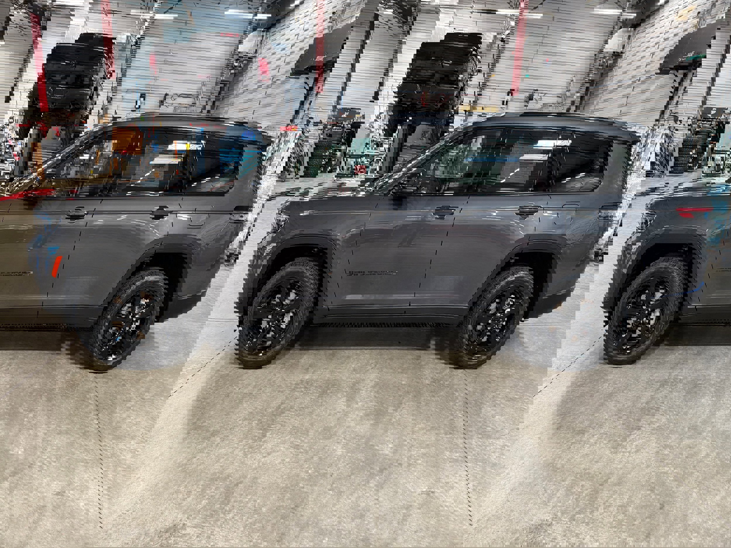 New 2025 Jeep Grand Cherokee L Limited image 22