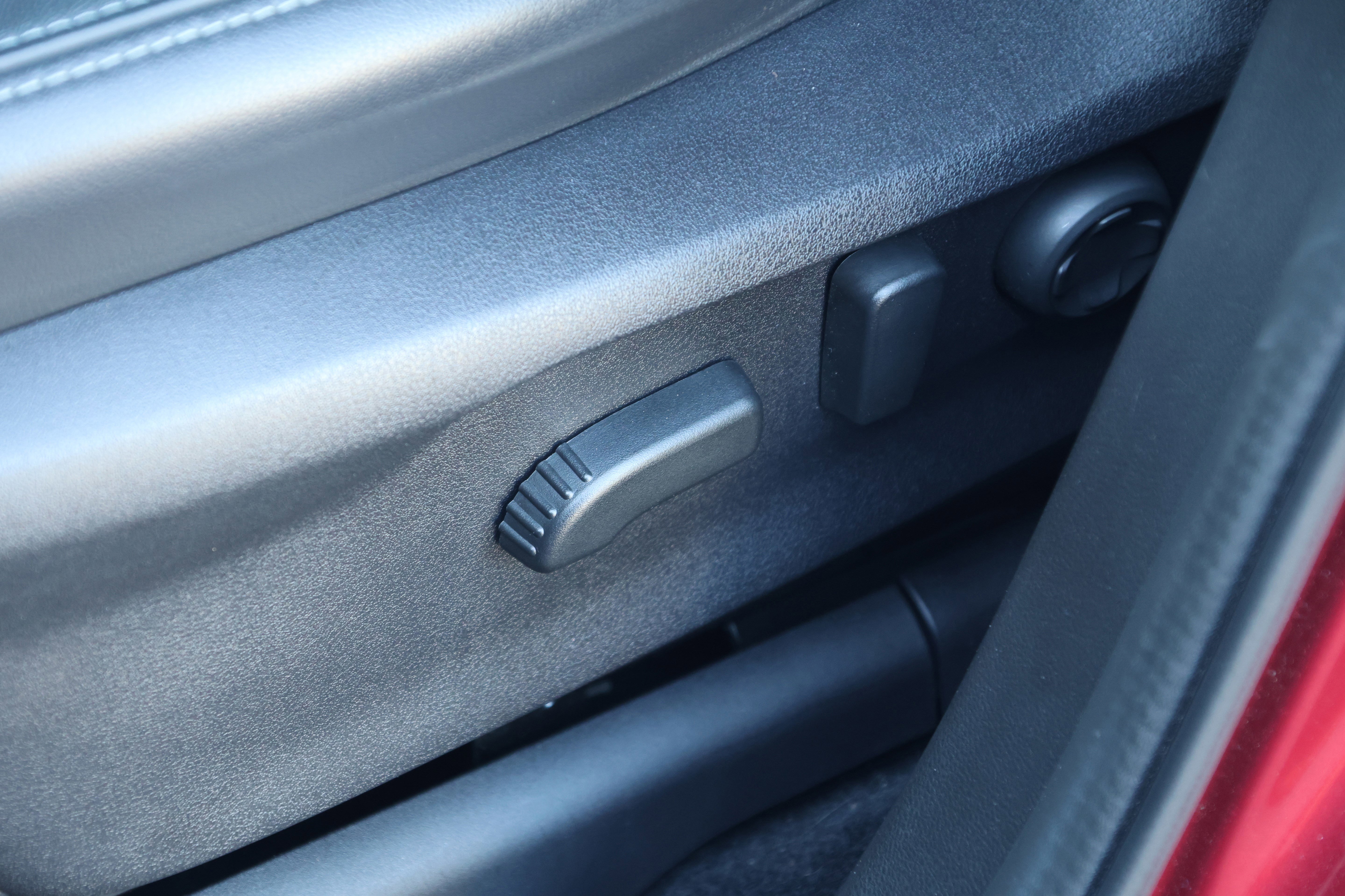 Used 2023 Subaru Ascent Limited w/ Technology Package image 32