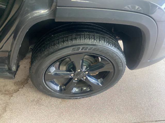 Certified 2023 Jeep Grand Cherokee Altitude image 9