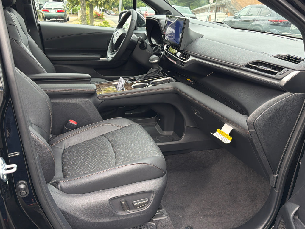 New 2026 Toyota Sienna Platinum AWD/4WD image 12
