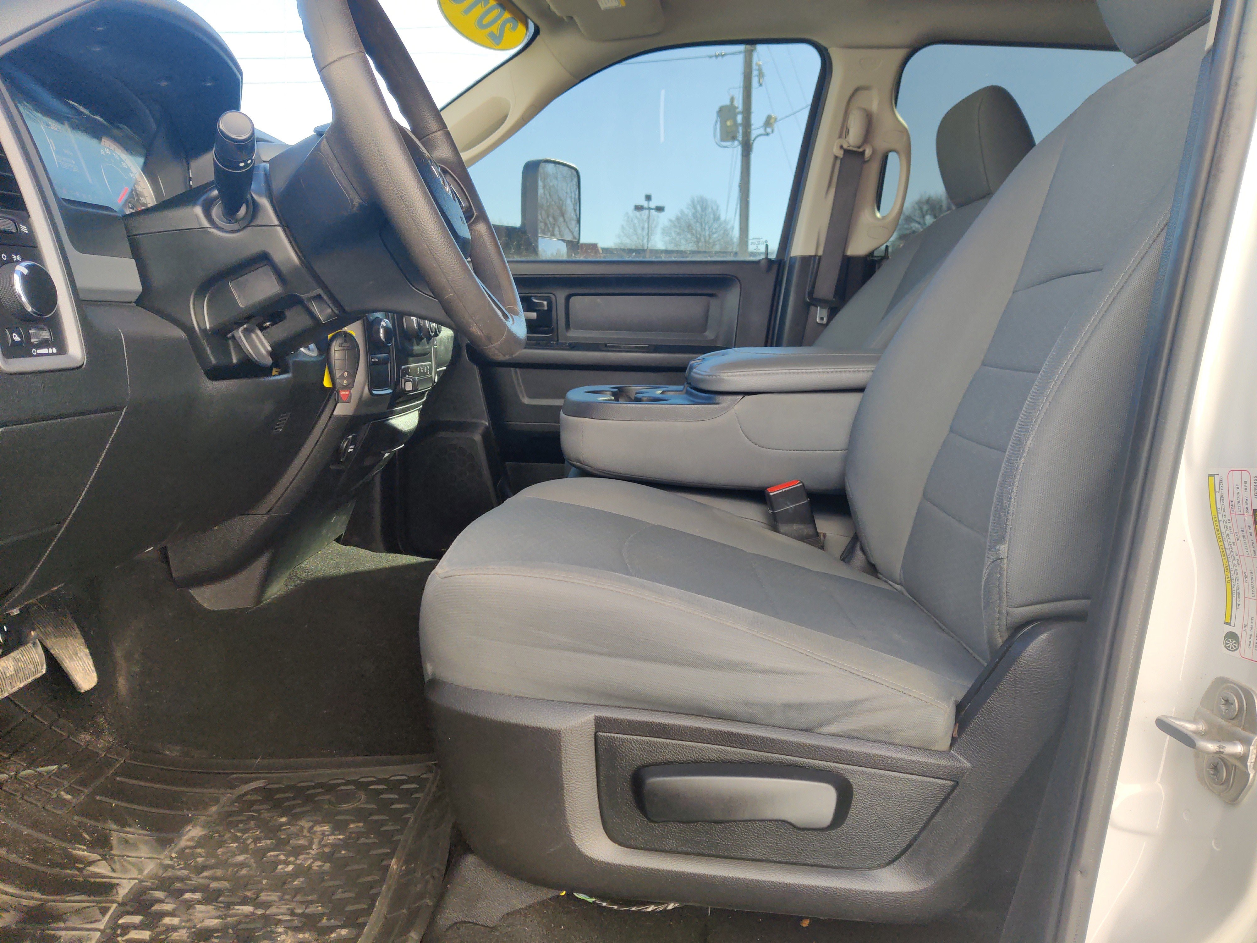 Used 2018 RAM 2500 Tradesman w/ Chrome Appearance Group image 18