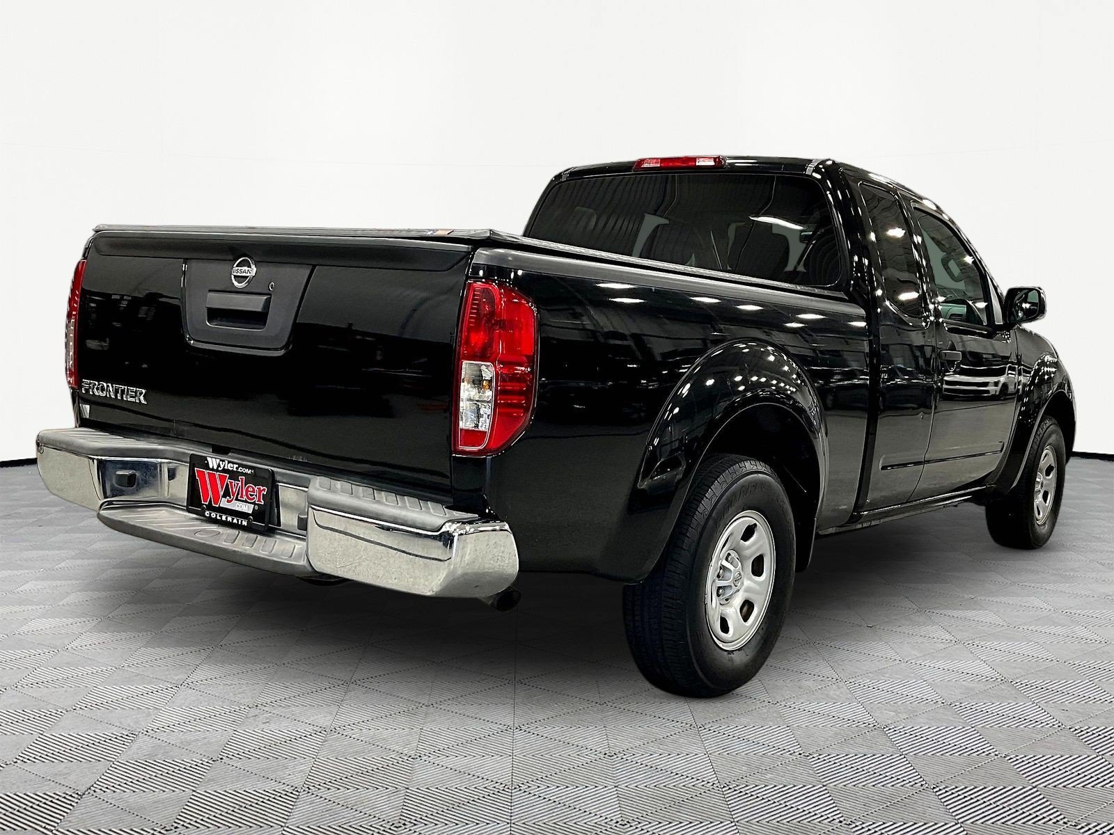 Used 2016 Nissan Frontier S RWD image 6