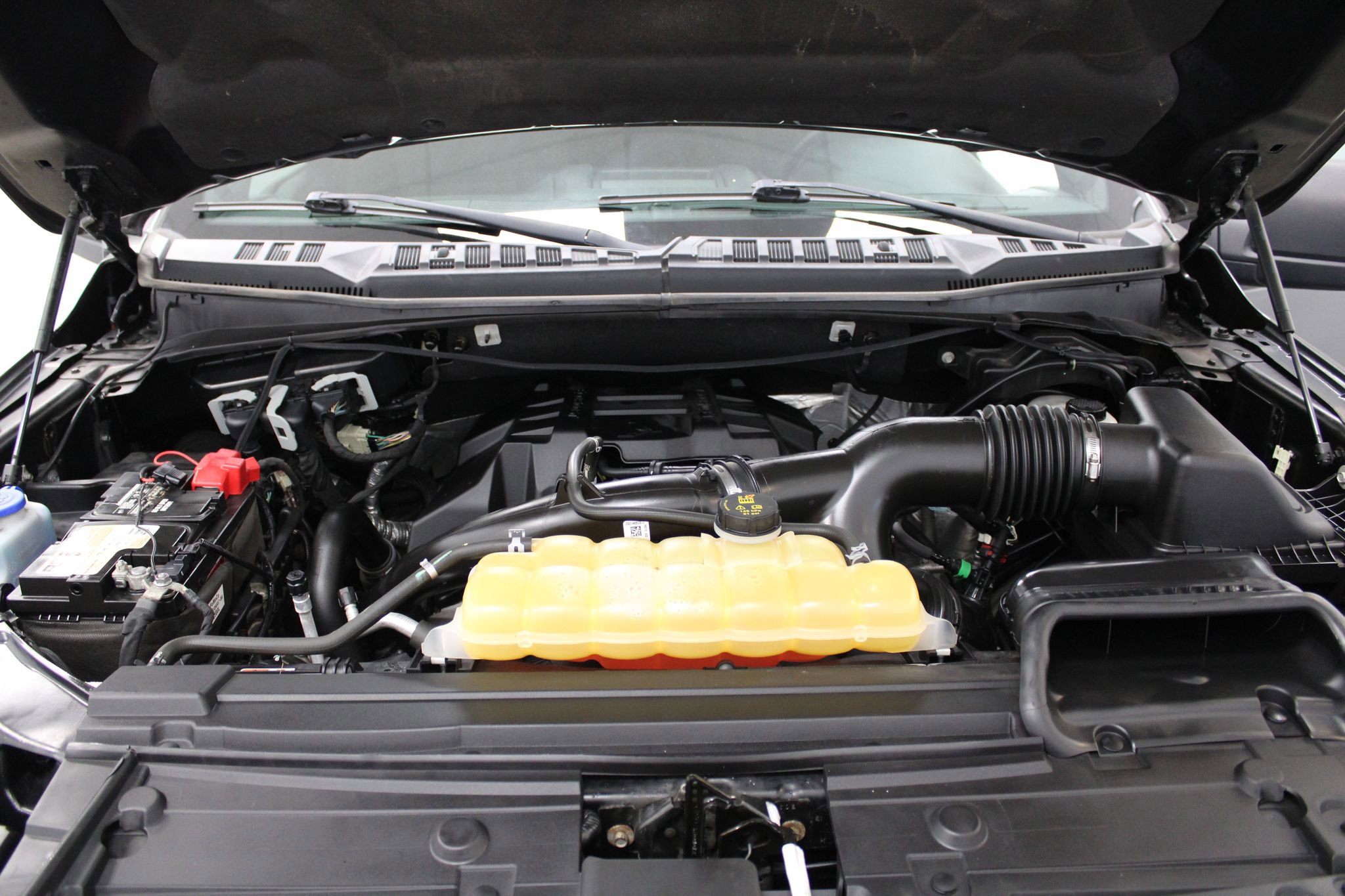 Used 2018 Ford F150 XLT w/ Equipment Group 302A Luxury image 8