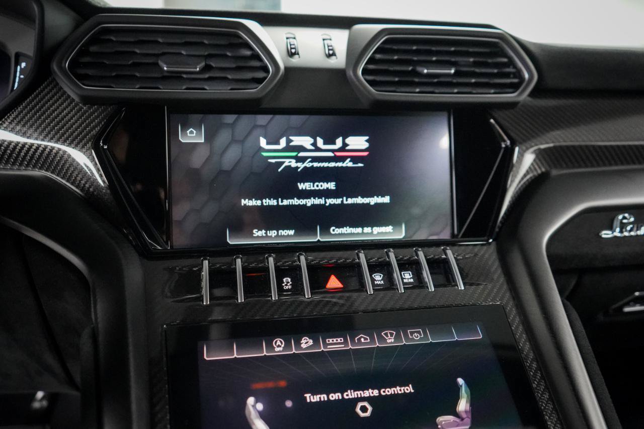 Used 2023 Lamborghini Urus Performante AWD/4WD image 24